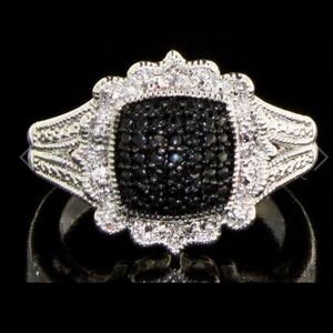 Genuine Elegant Black & White Diamond Ring